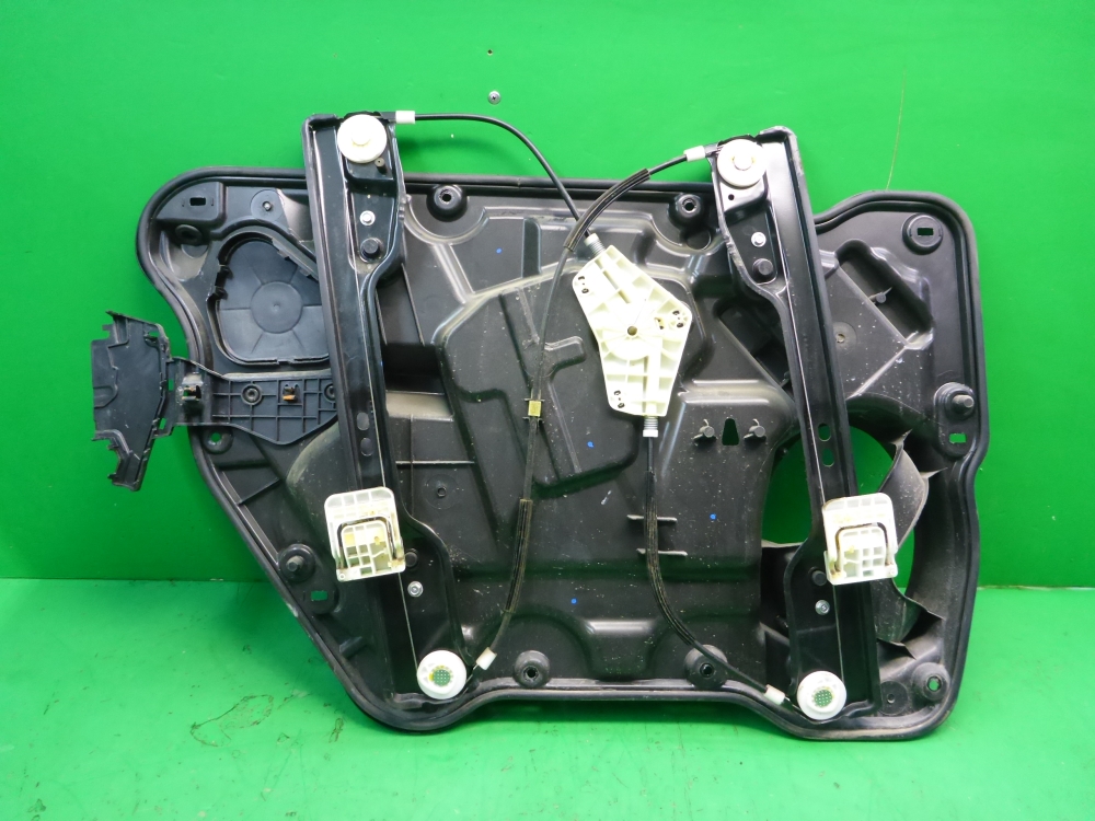 Стеклоподъемник электр. передний правый