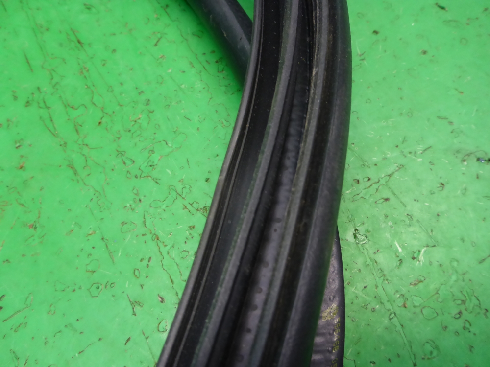 Уплотнитель двери