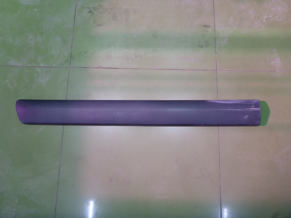 Накладка двери передней левой