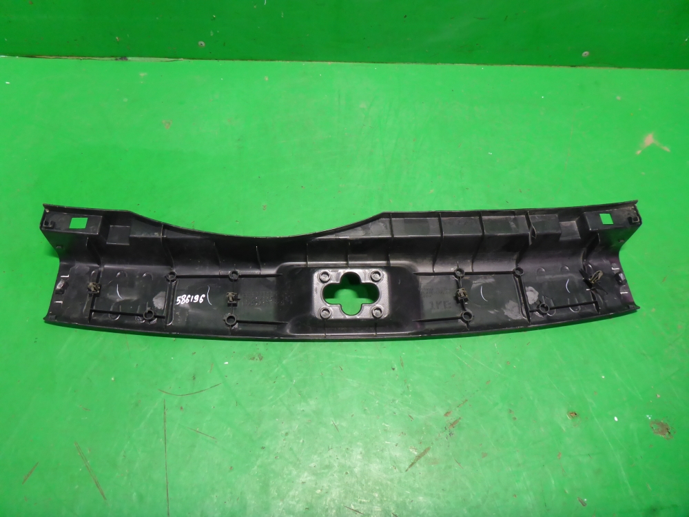 Обшивка багажника