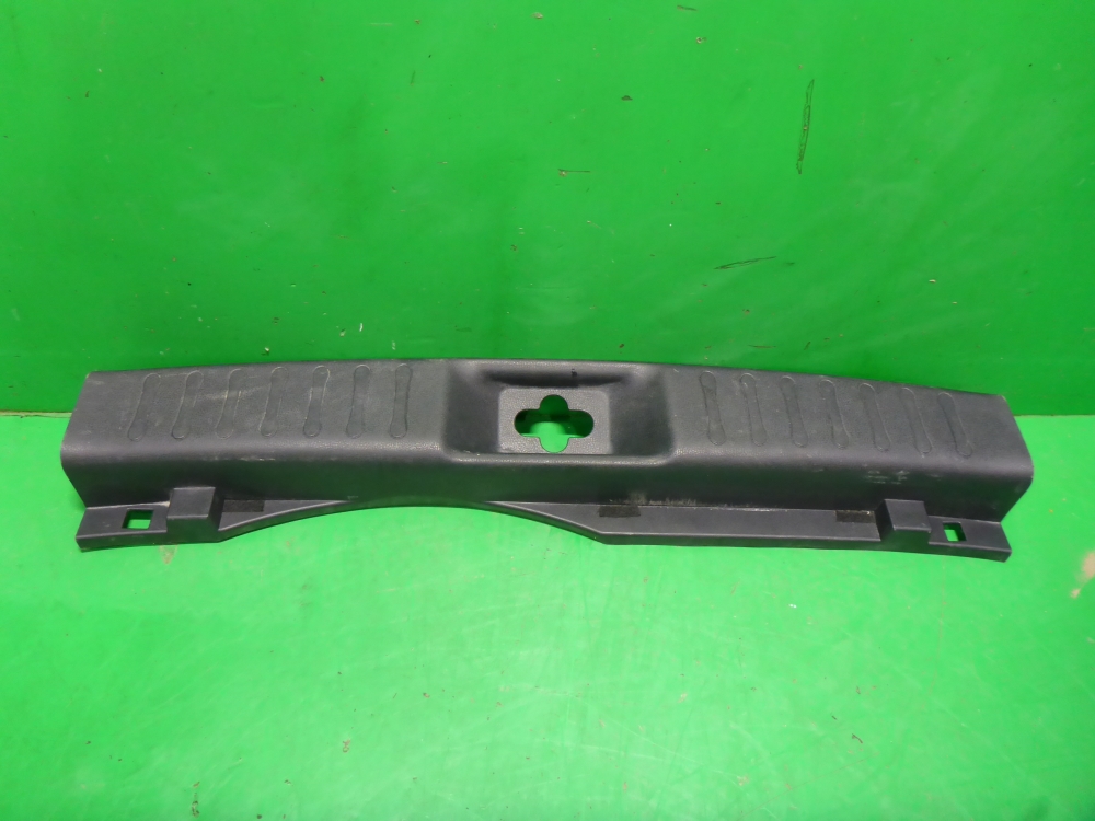 Обшивка багажника