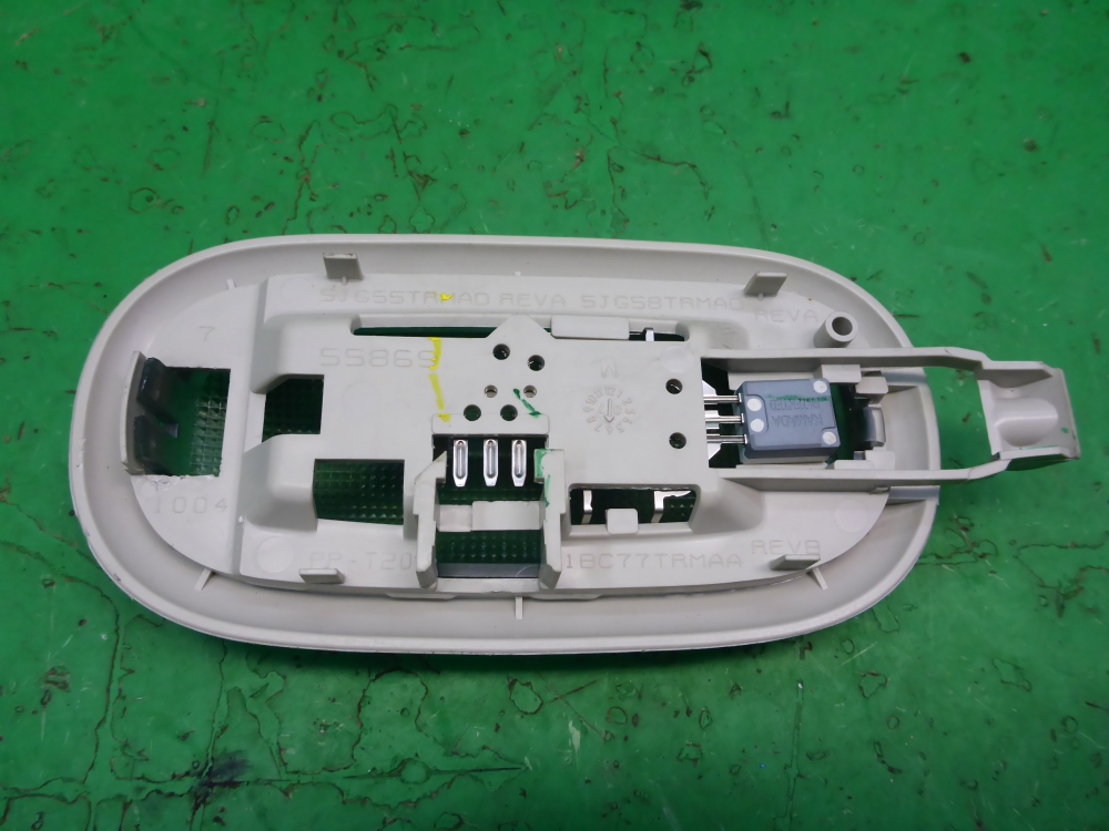 Плафон салонный