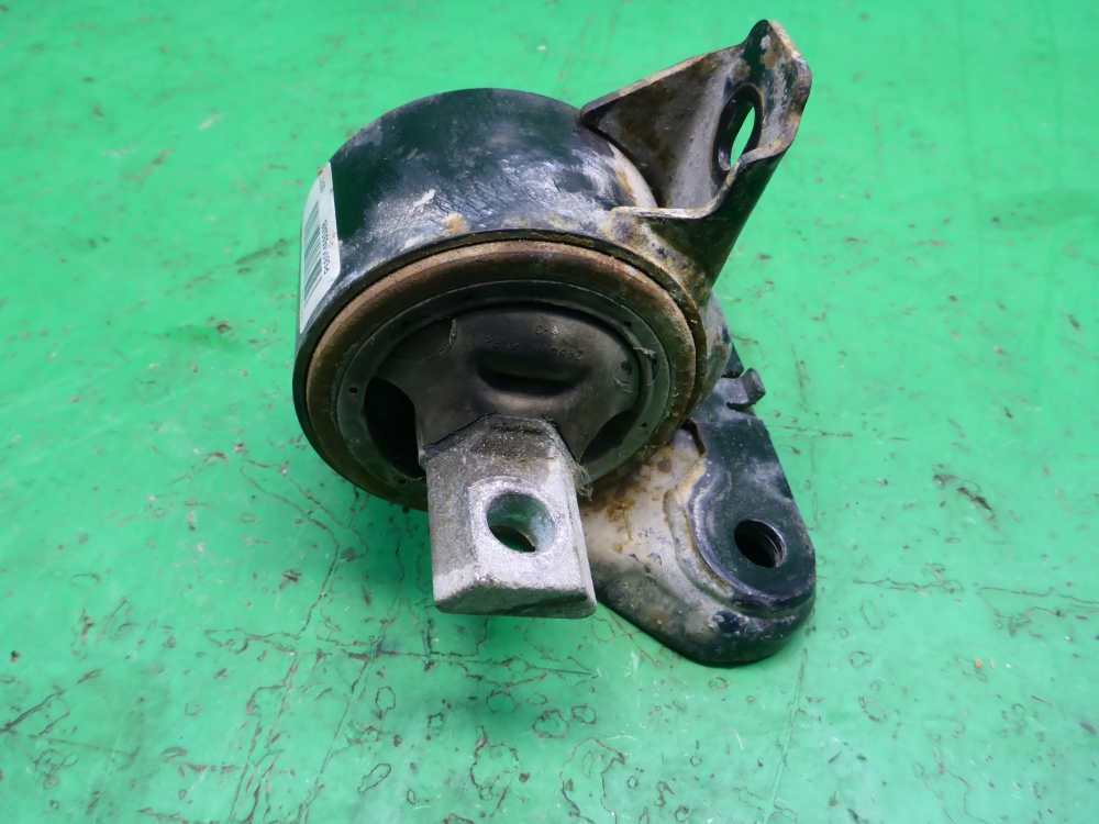 Опора КПП левая