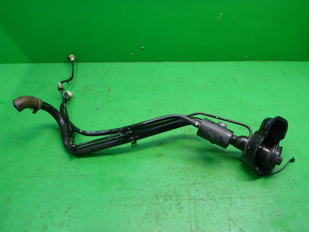 Горловина топливного бака