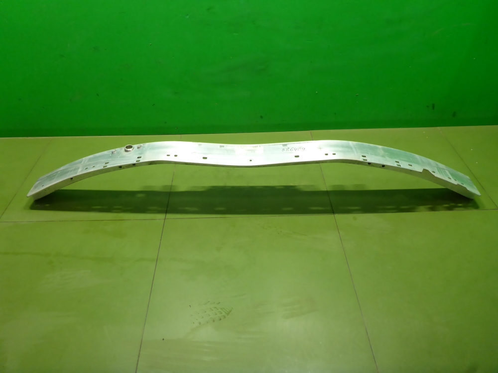 Усилитель переднего бампера