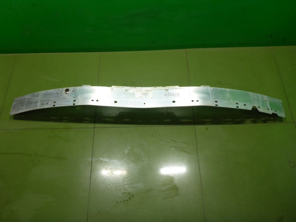 Усилитель переднего бампера