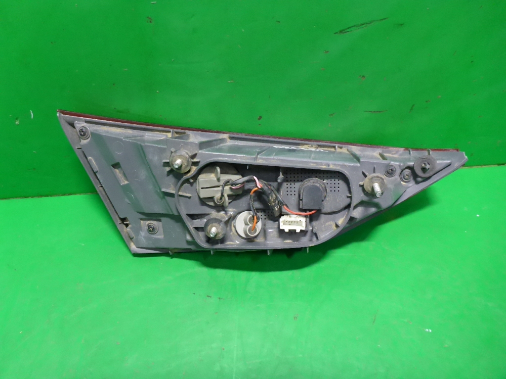 Фонарь задний внутренний правый