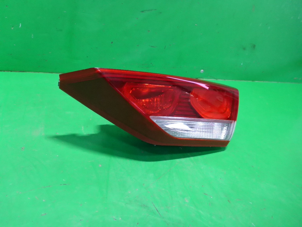Фонарь задний внутренний правый