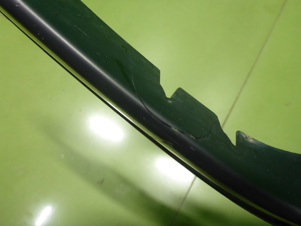 Накладка переднего бампера правая