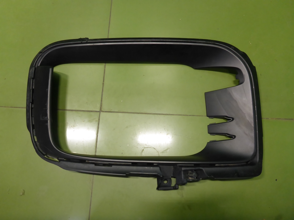 Накладка переднего бампера правая