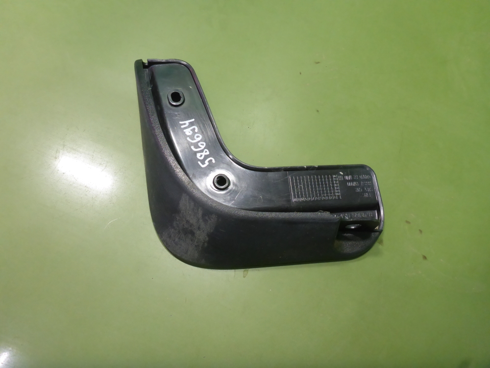 Брызговик передний левый