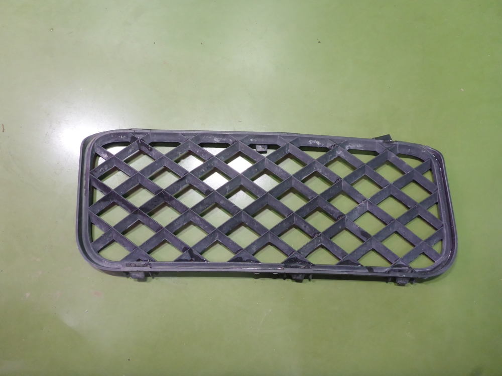 Решетка в бампер левая