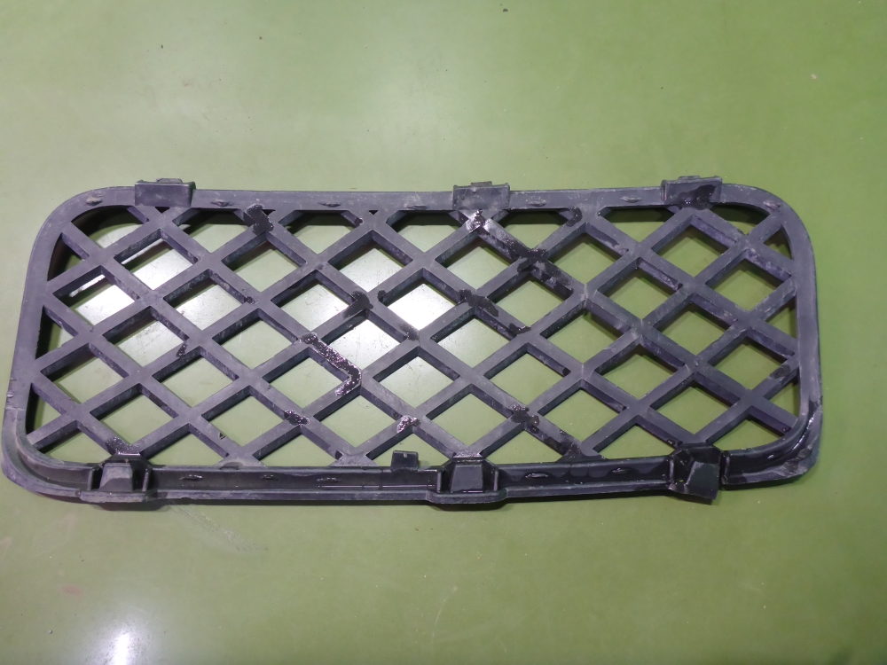 Решетка в бампер левая
