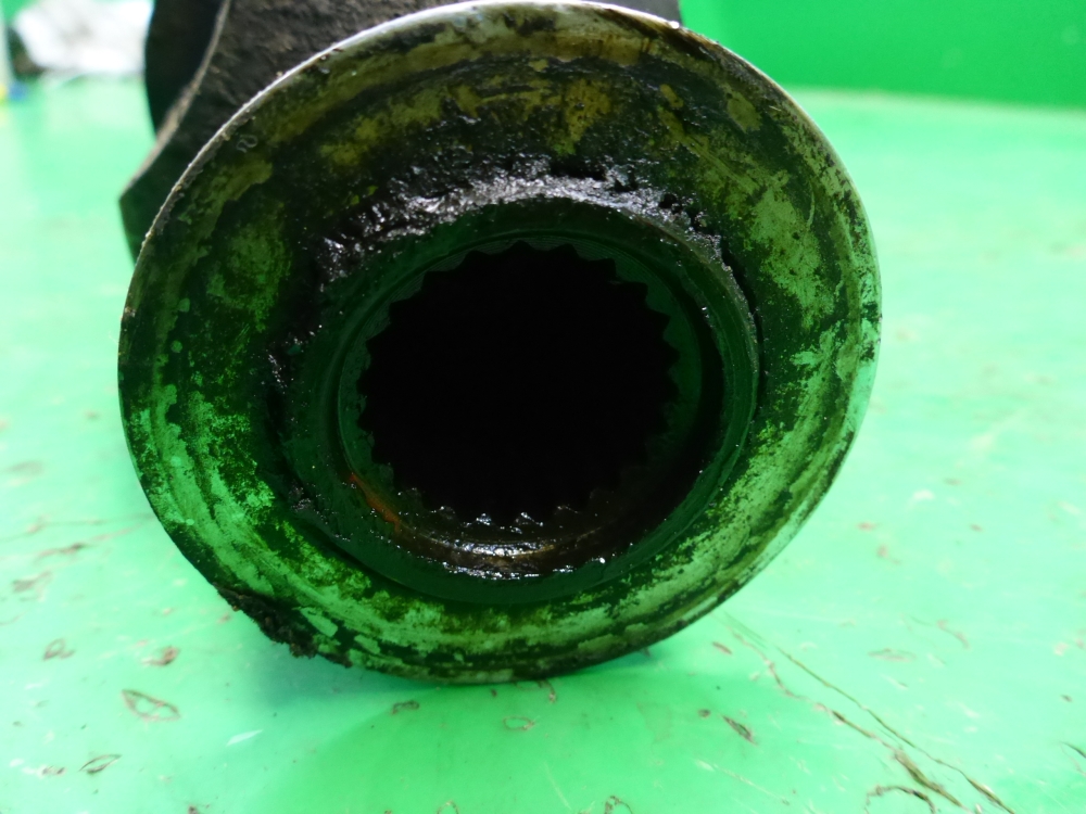 Полуось передняя правая