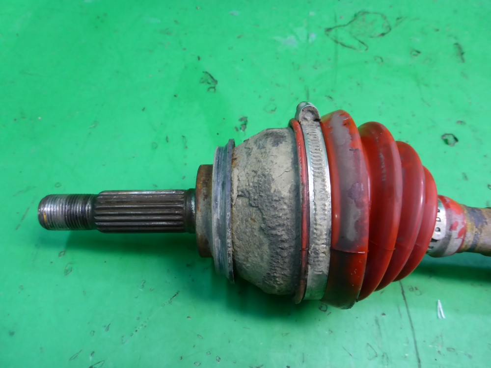 Полуось передняя правая