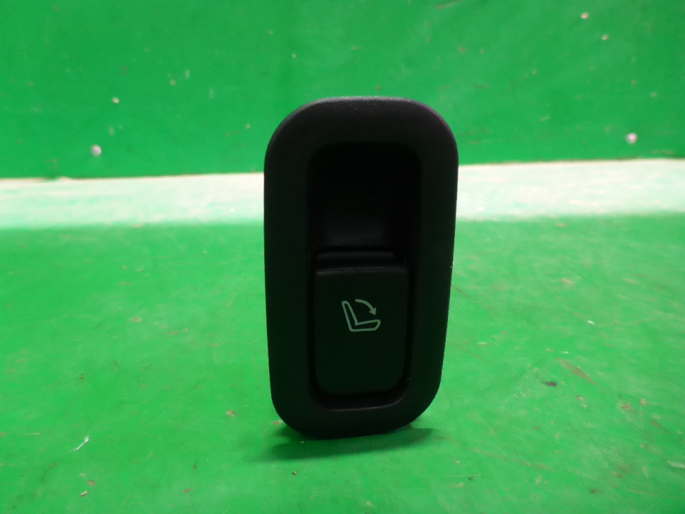 Кнопка регулировки сидения