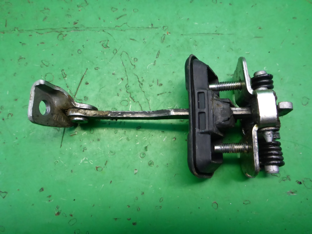 Ограничитель двери