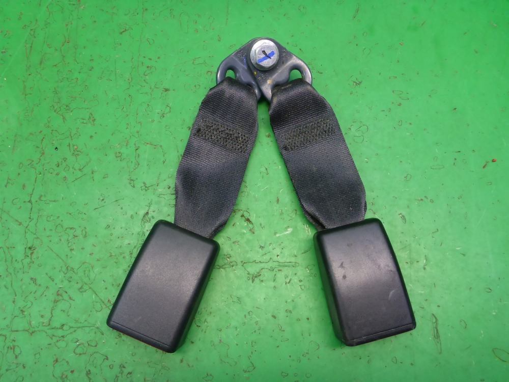 Ответная часть ремня безопасности