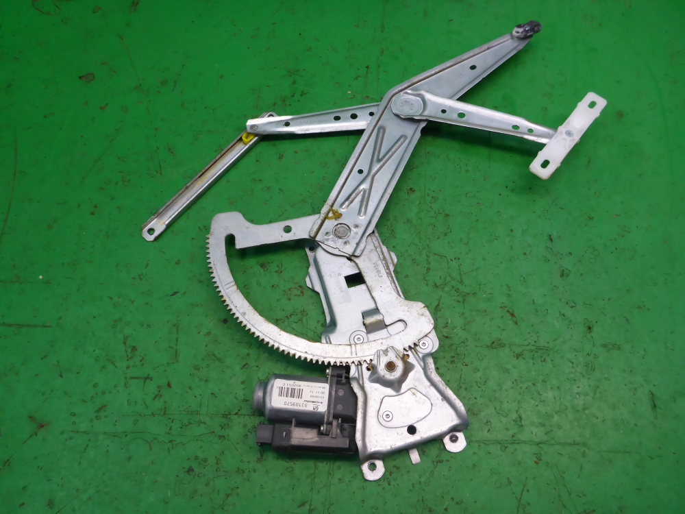 Стеклоподъемник электр. передний правый