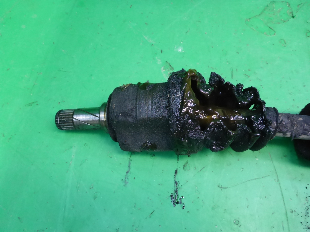 Полуось передняя правая