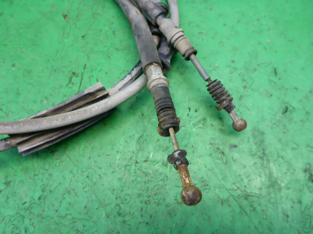 Трос стояночного тормоза