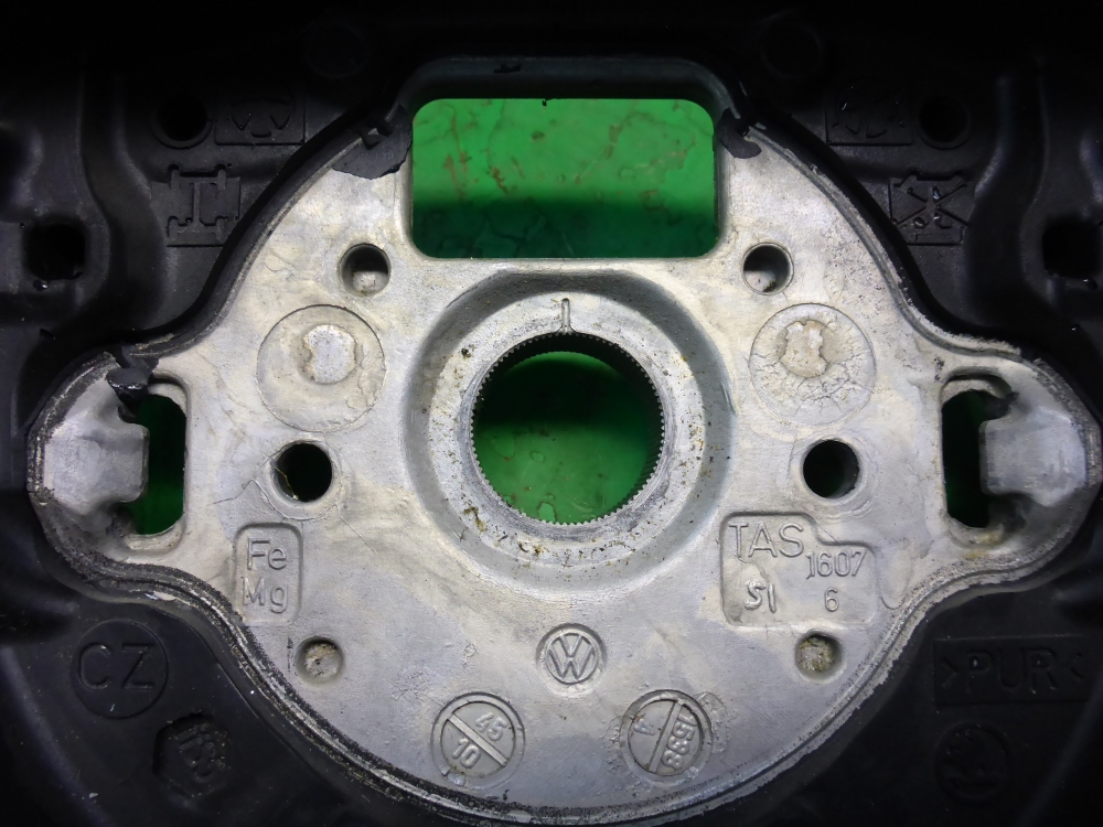 Рулевое колесо (руль)