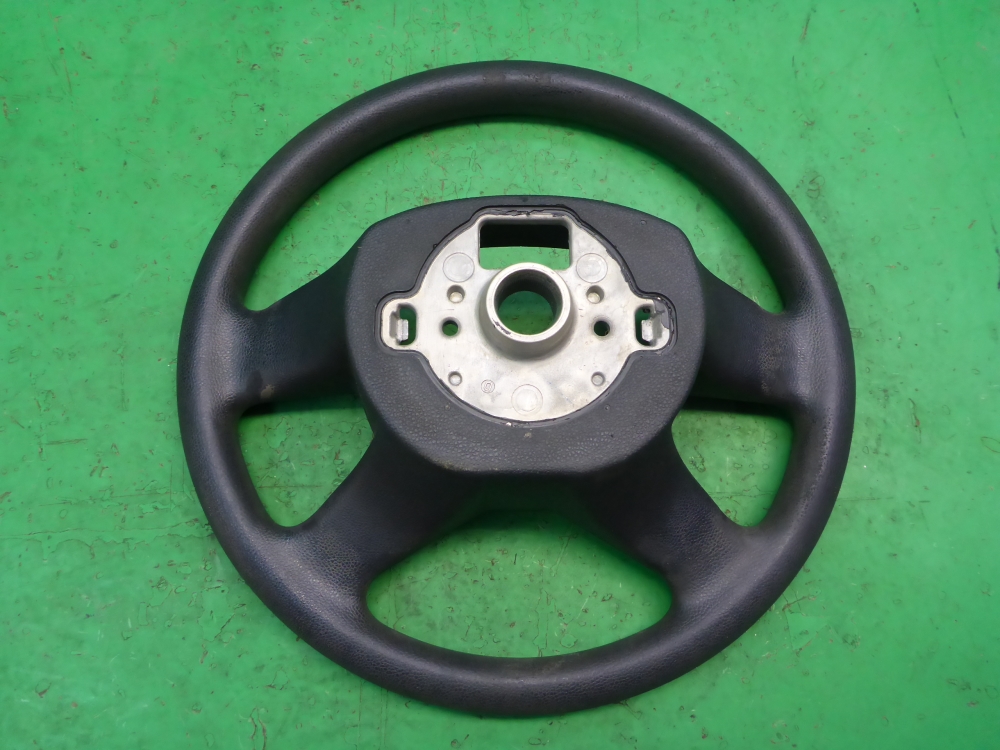 Рулевое колесо (руль)