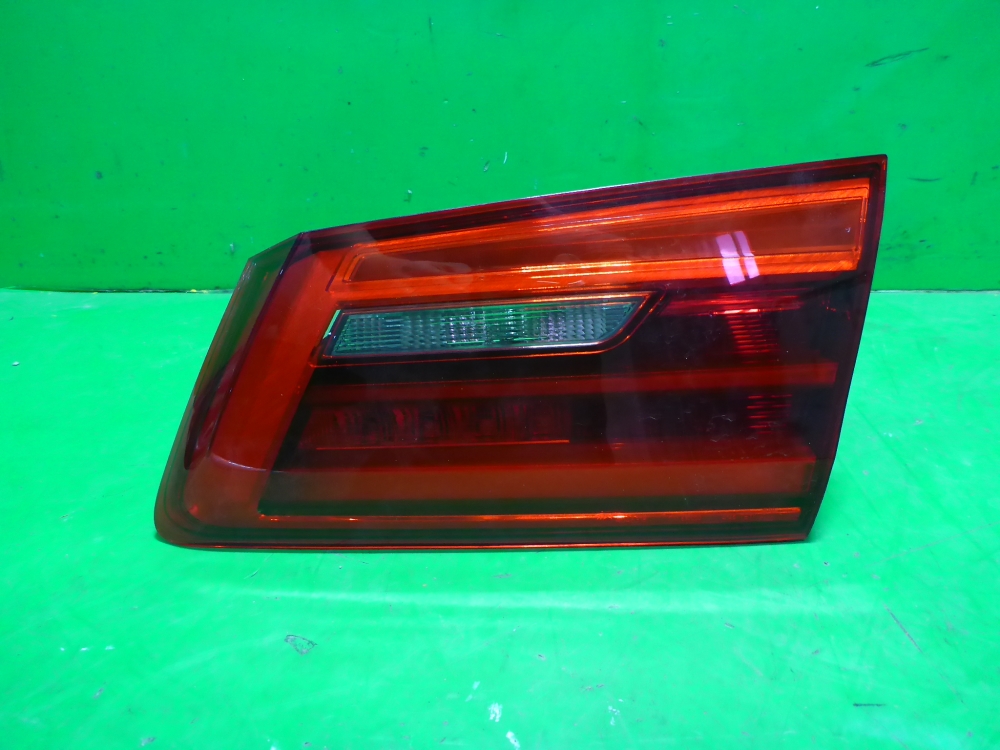 Фонарь задний внутренний правый