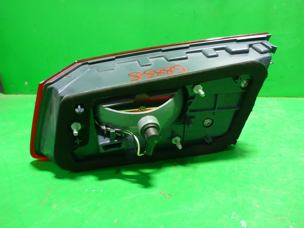 Фонарь задний внутренний левый