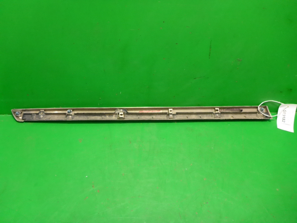 Накладка двери передней правой