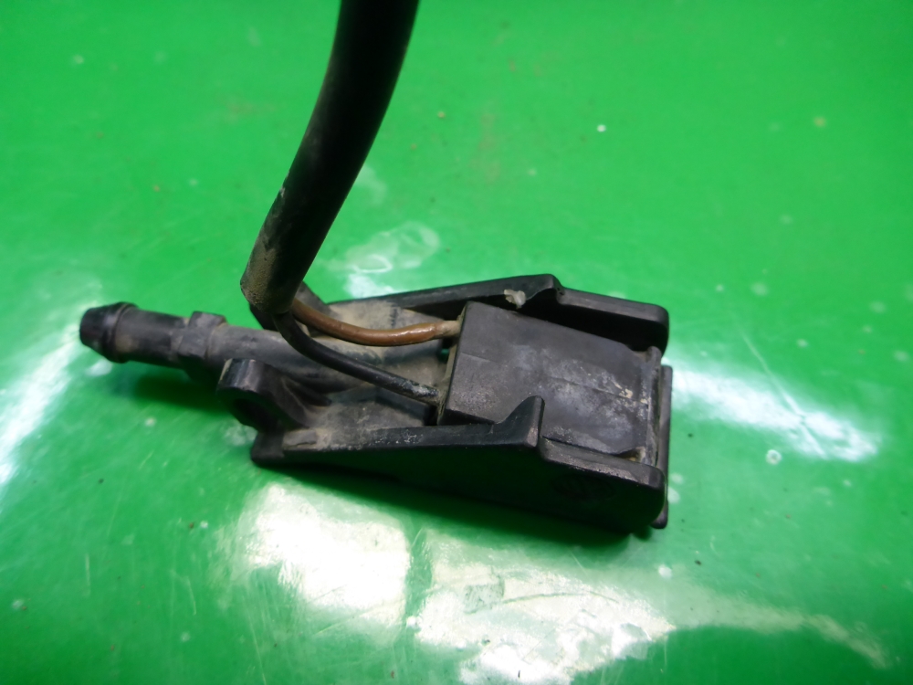 Форсунка омывателя лобового стекла