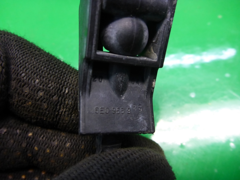 Форсунка омывателя лобового стекла