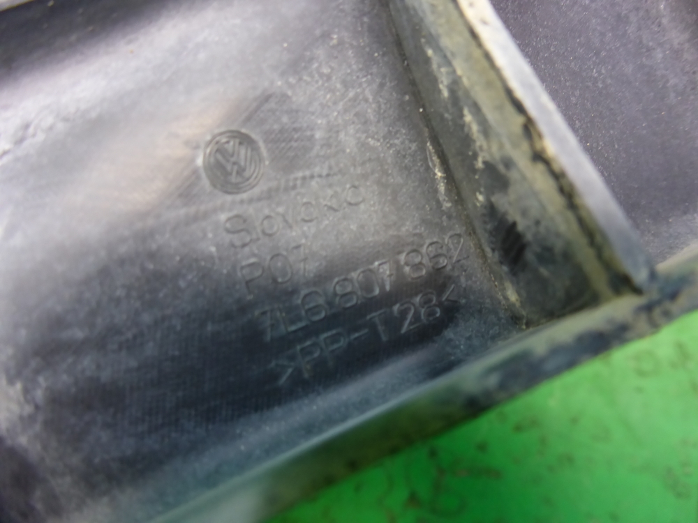 Кронштейн заднего бампера правый