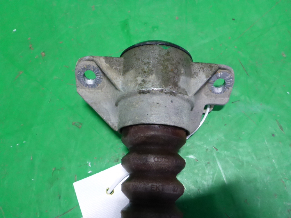 Опора заднего амортизатора