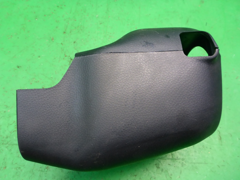 Кожух рулевой колонки