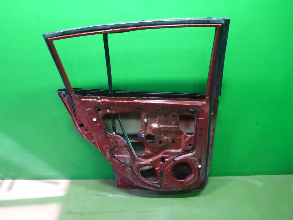 Дверь задняя левая