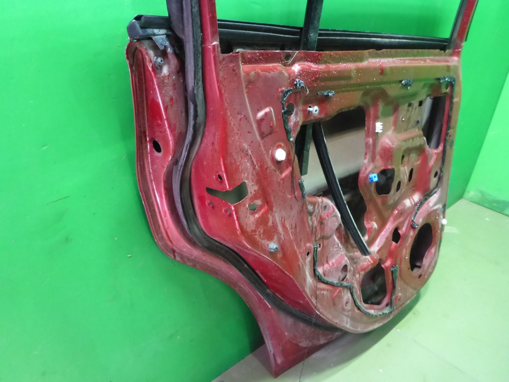 Дверь задняя левая