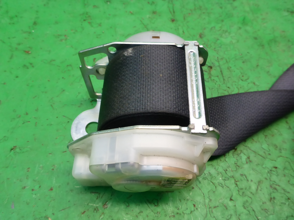 Ремень безопасности