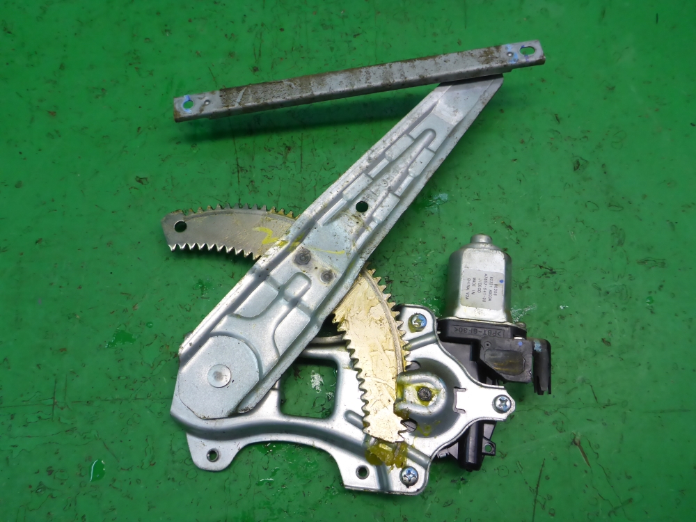 Стеклоподъемник электр. задний левый