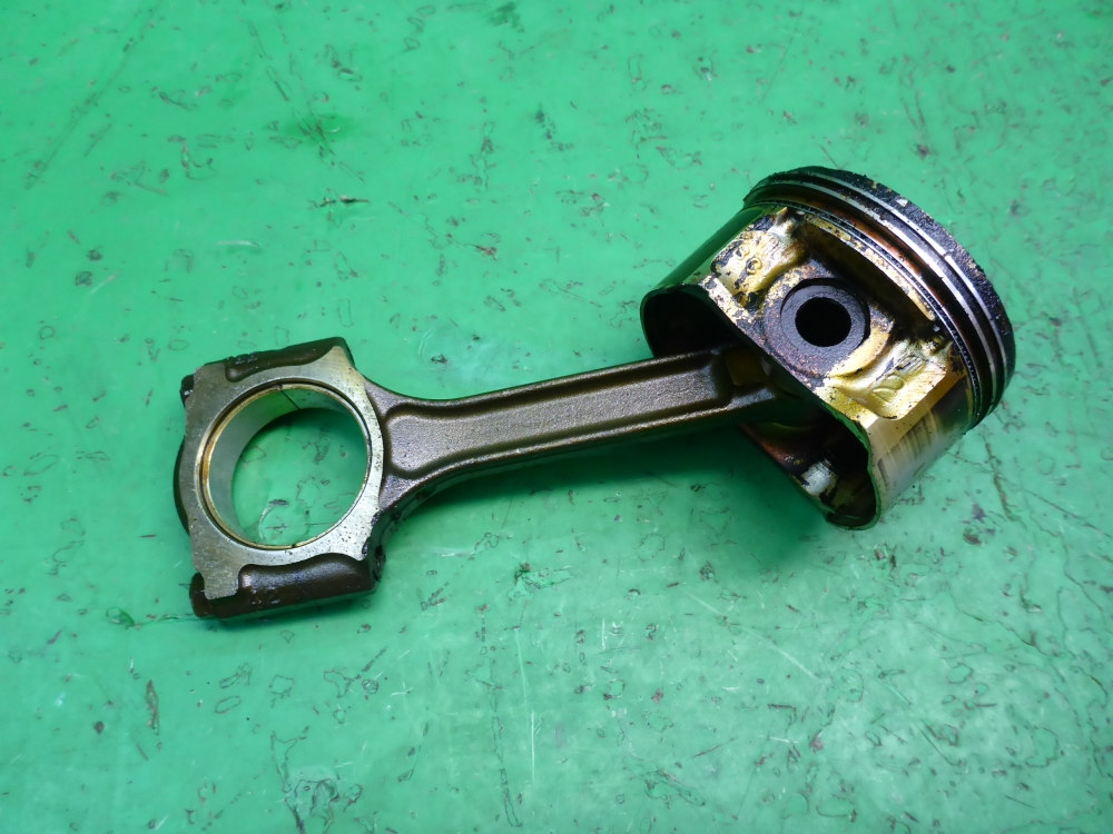 Поршень с шатуном