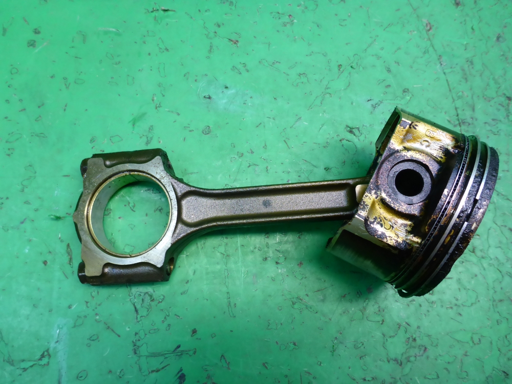 Поршень с шатуном