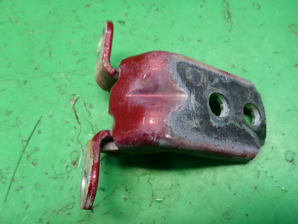 Петля двери задней правой верхняя