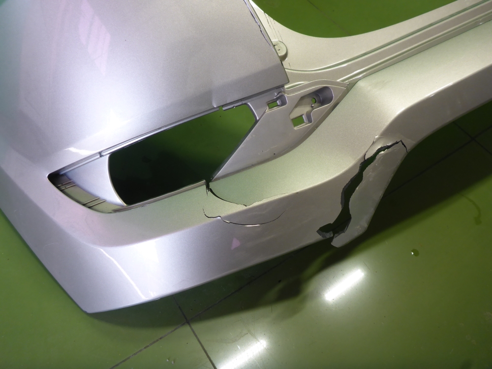 Бампер задний