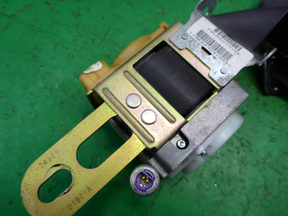 Ремень безопасности с пиропатроном