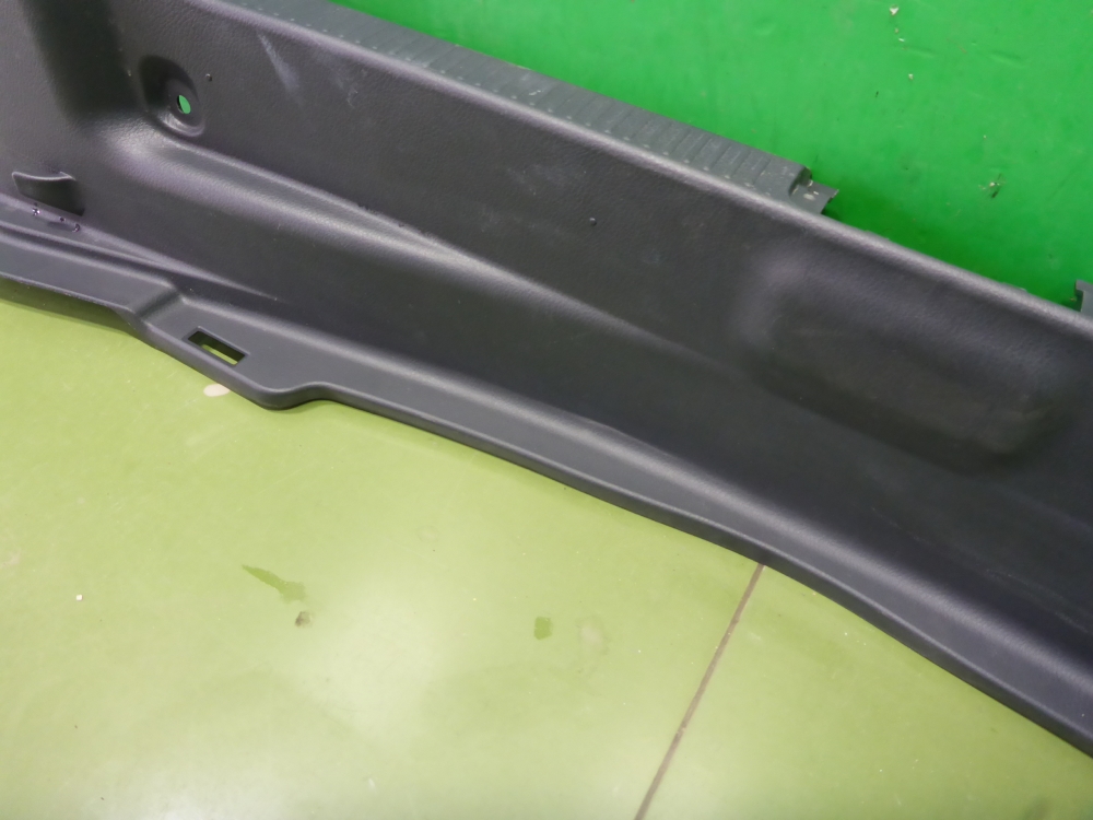 Обшивка багажника