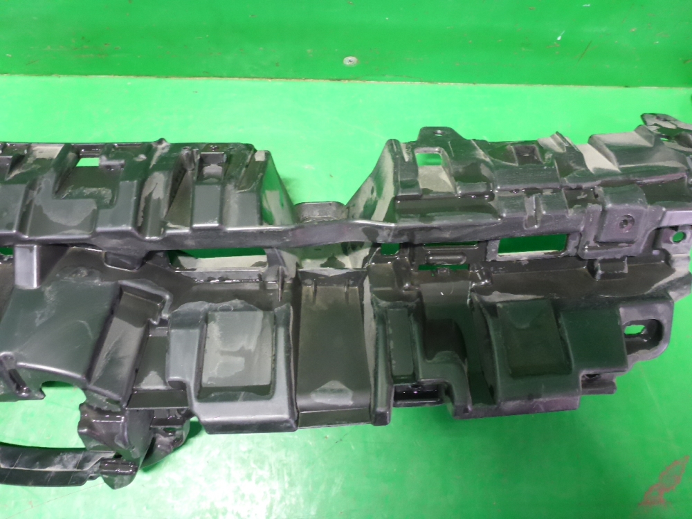 Кронштейн переднего бампера