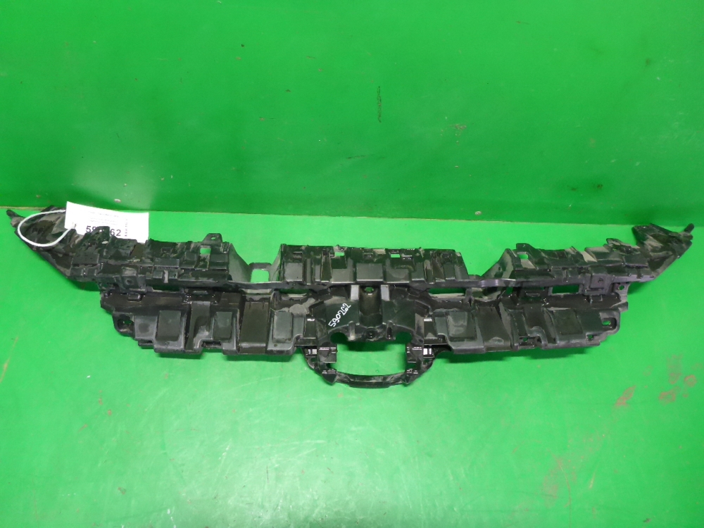 Кронштейн переднего бампера