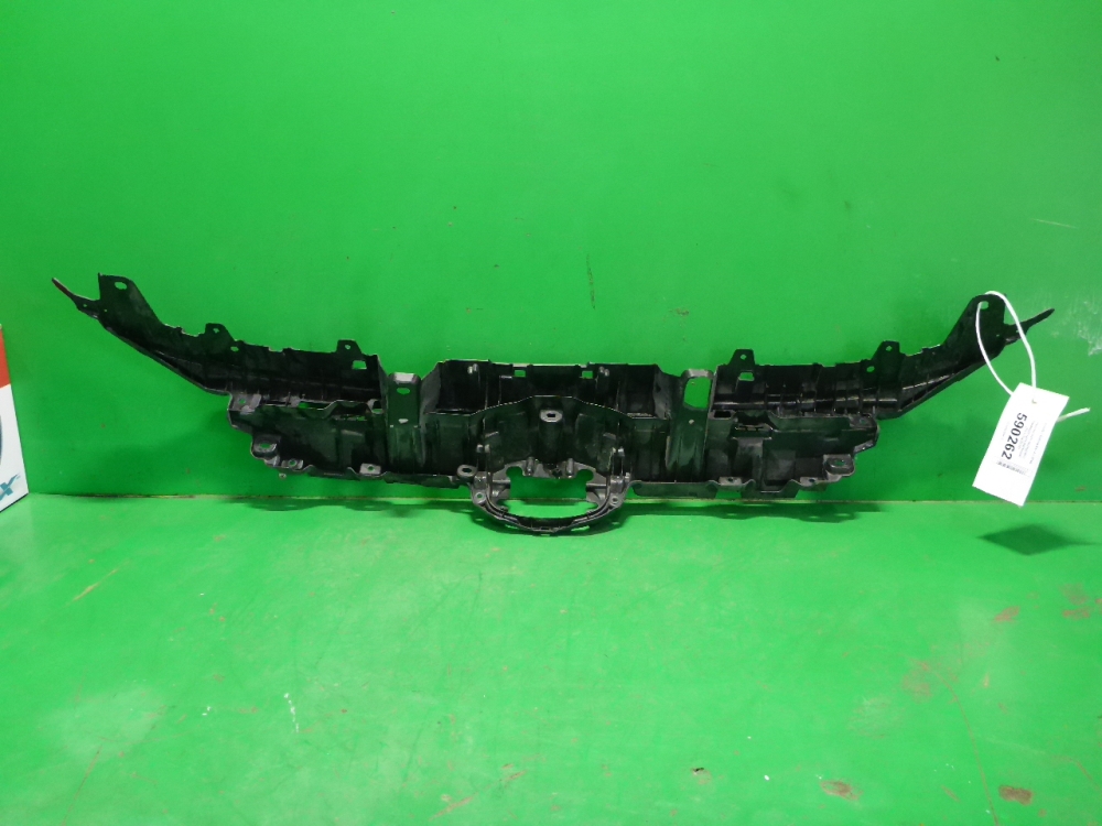 Кронштейн переднего бампера