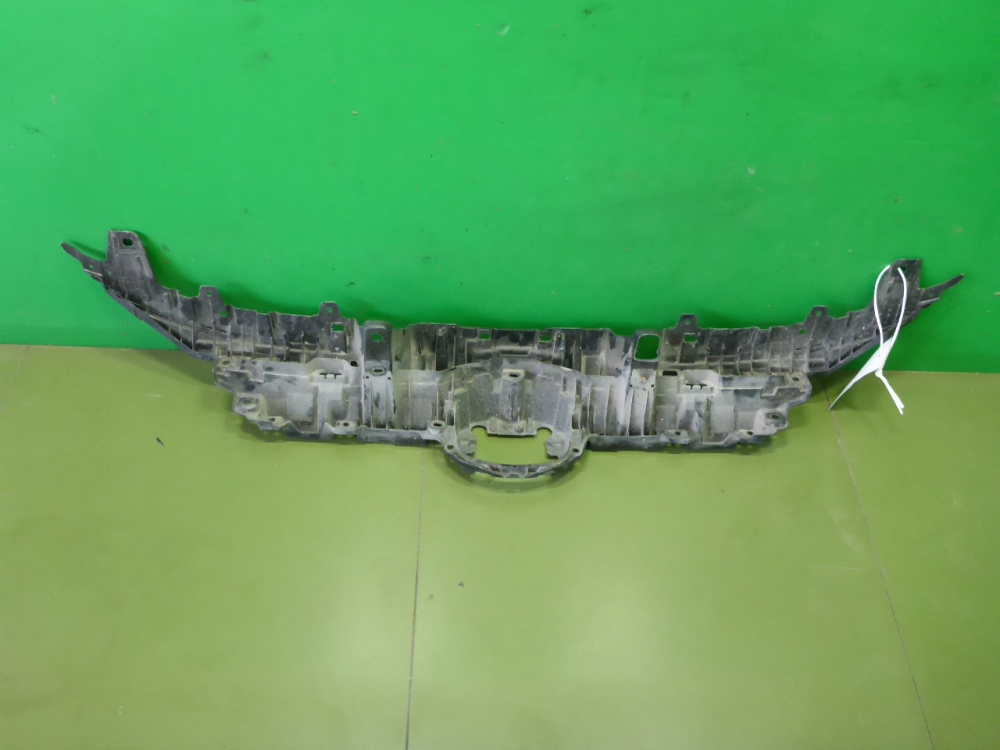 Кронштейн переднего бампера