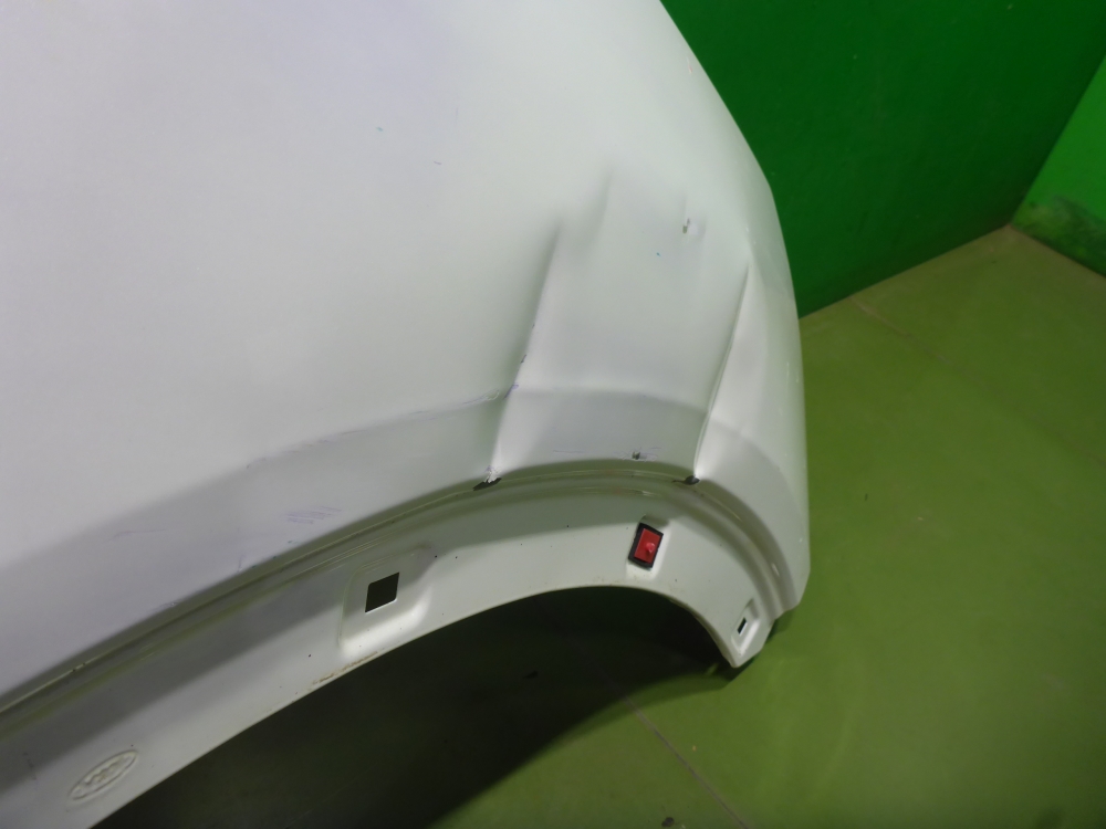 Крыло переднее правое